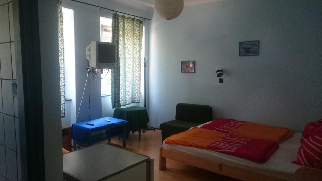 バラトンフェニヴェシュ Piccolo Panzio Bed & Breakfast エクステリア 写真