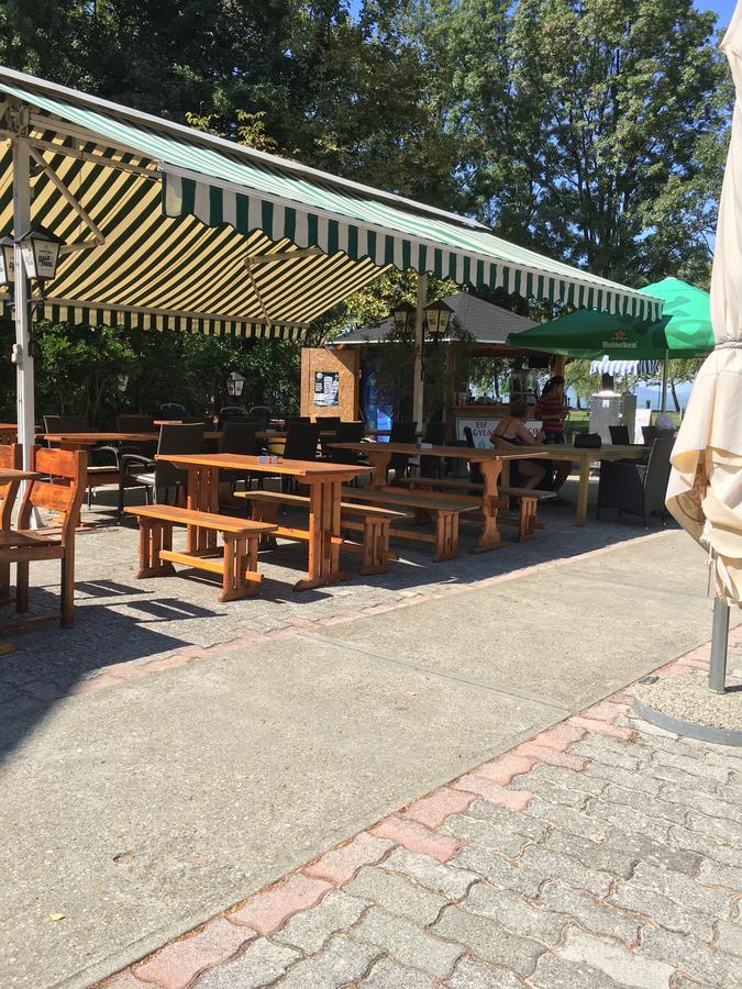 バラトンフェニヴェシュ Piccolo Panzio Bed & Breakfast エクステリア 写真